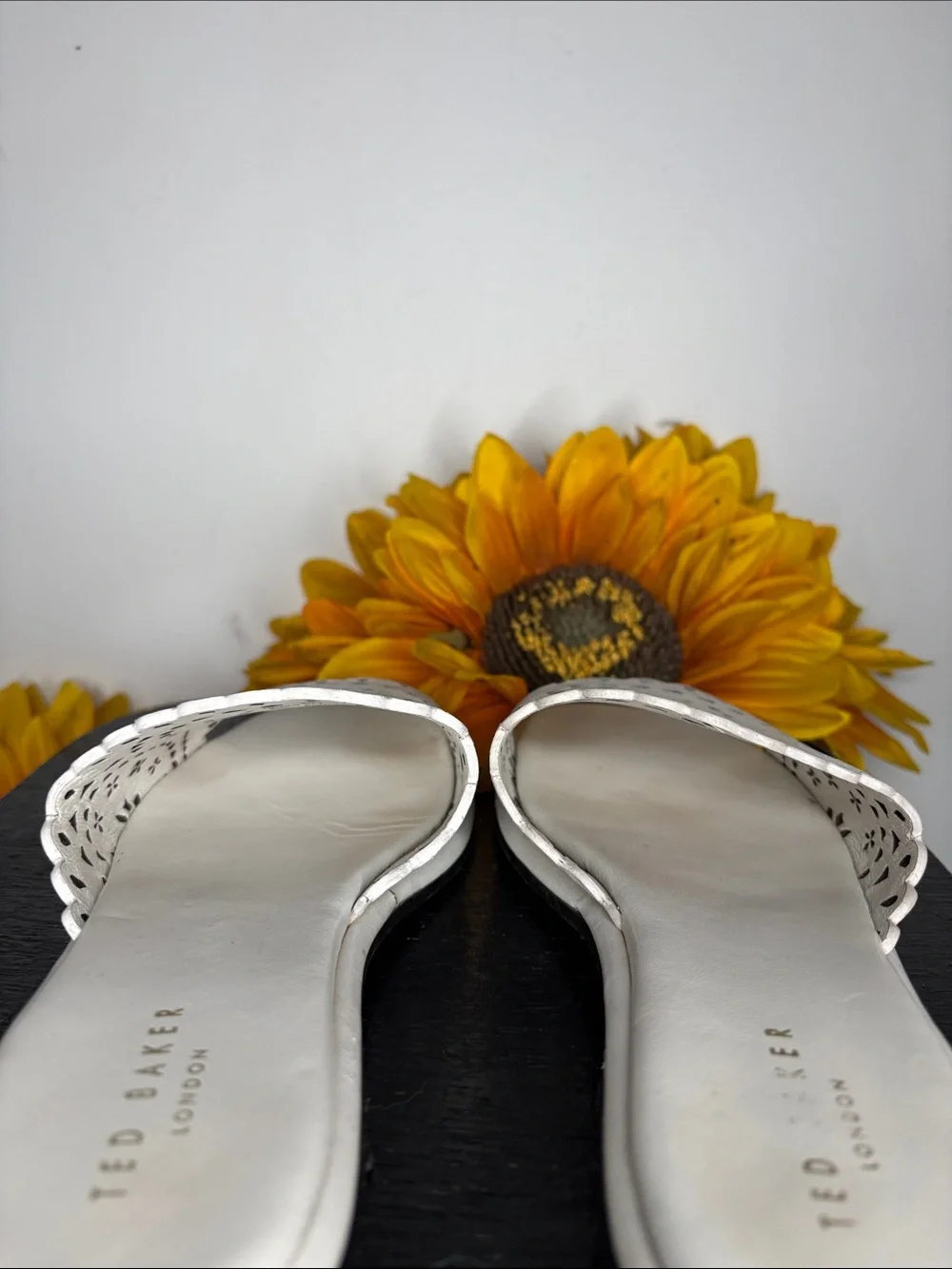 Ted Baker Clovei Womens White Sandals Size 38